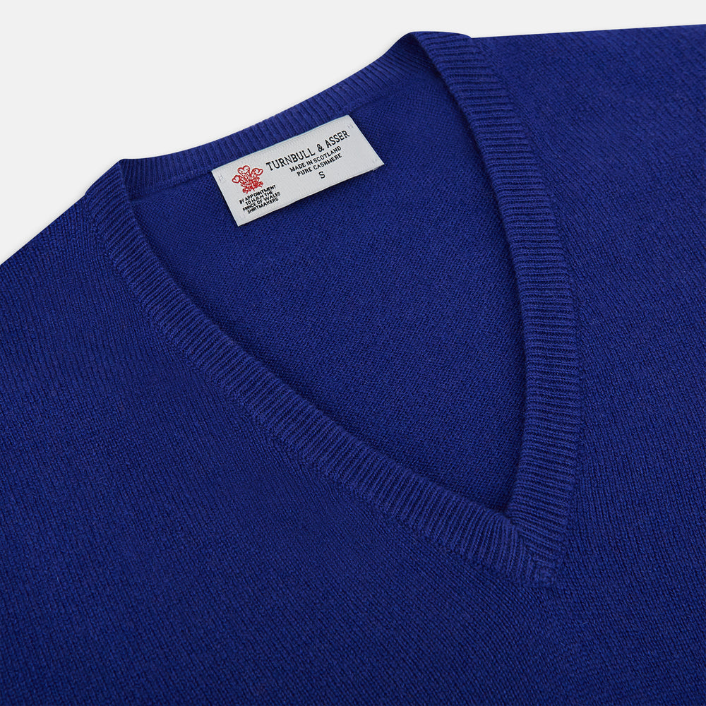 The Royal Blue long-sleeve V-neck jumper in cashmere from Turnbull & Asser UK is displayed against a white background.