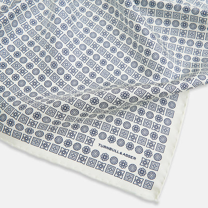 Floral White Pocket Square in Silk Image 1
