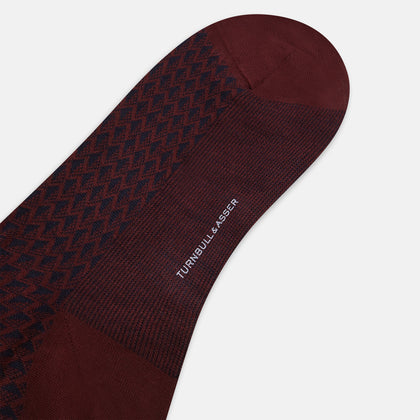 Burgundy Motif Intarsia Wool Mid-length Socks Image 2