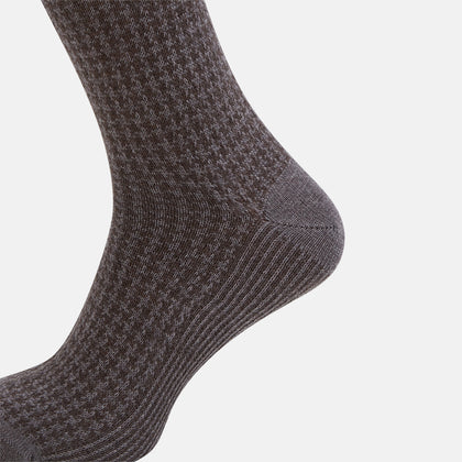 Pine Cone Motif Cashmere Long Socks Image 3