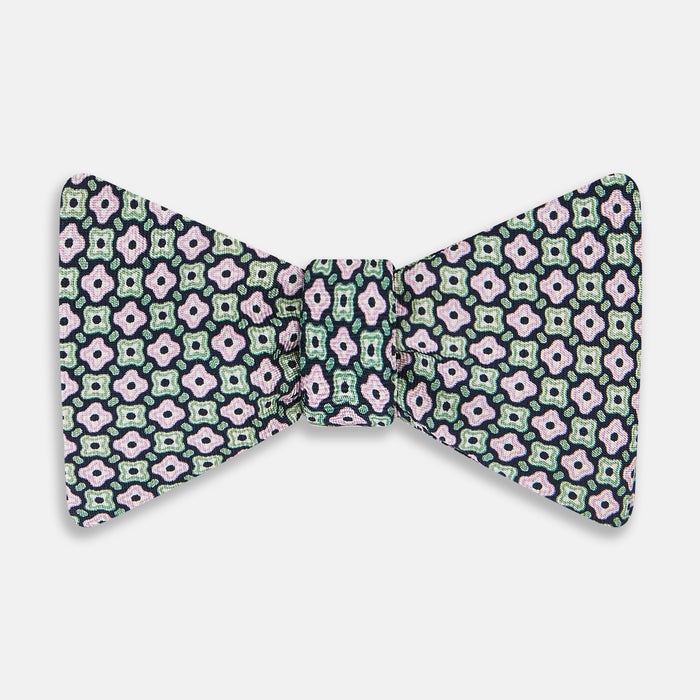Kelly Green and Pink Abstract Quatrefoil Foulard Printed Silk Bow Tie