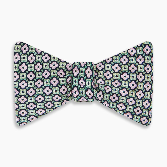 Kelly Green and Pink Abstract Quatrefoil Foulard Printed Silk Bow Tie Image 3