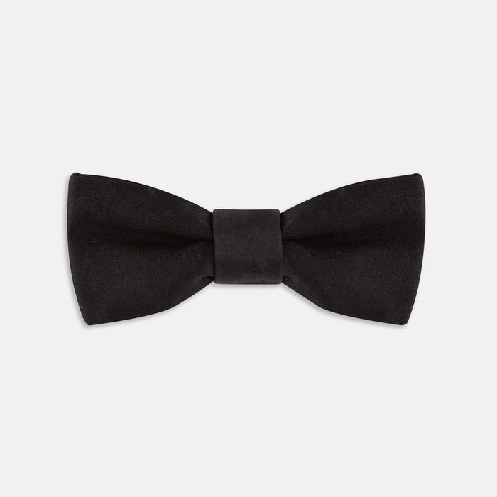 Black Batwing Satin Bow Tie