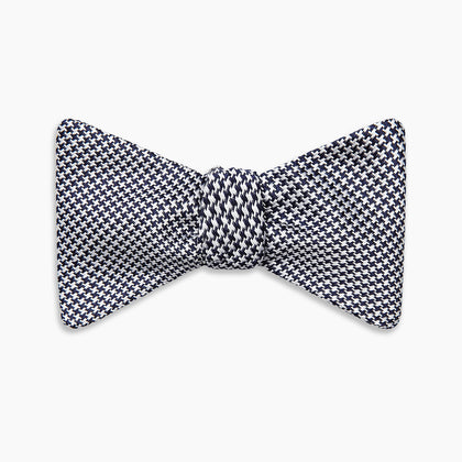 Black Houndstooth Silk Bow Tie Image 3