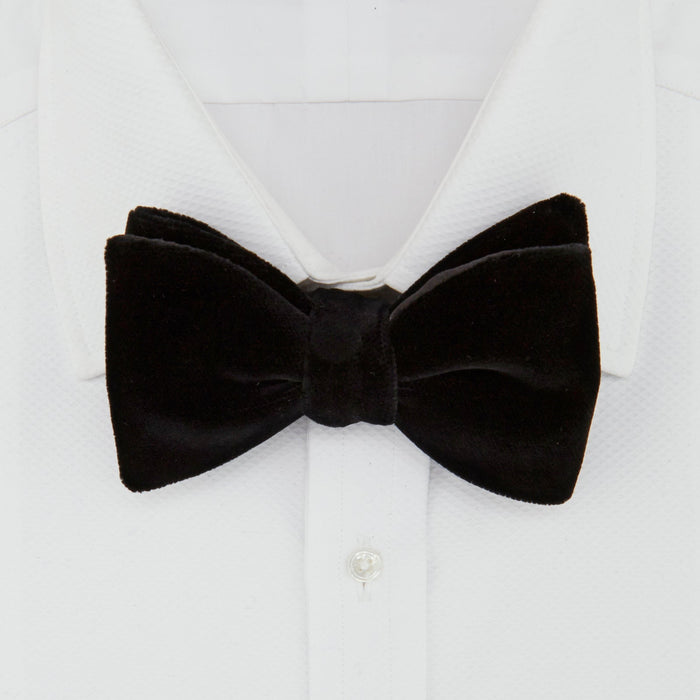 Black Velvet Bow Tie Image 1